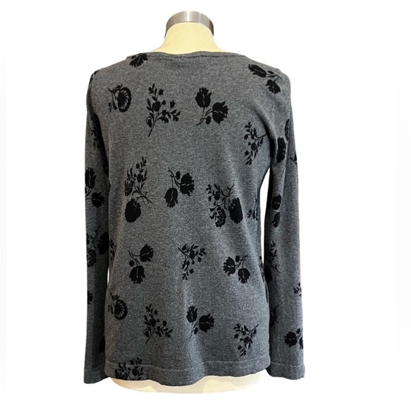 Ann Taylor LOFT black and grey floral Sweater flare sleeves size Small - Picture 4 of 7